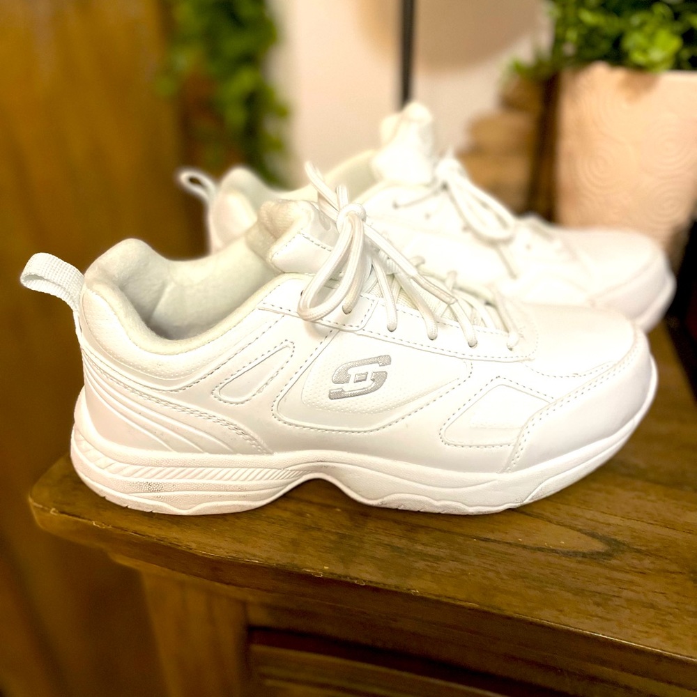 White sketcher shoes, bought to work at Hooters, worn 2x. Great condition